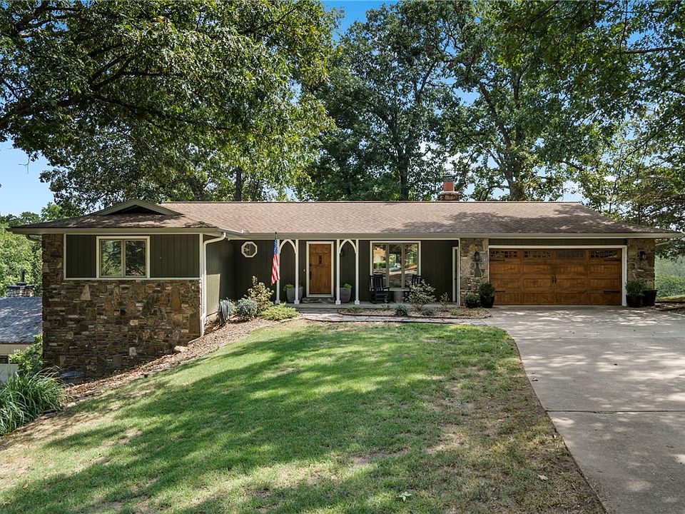 1st image of 10 Bromwich Ln