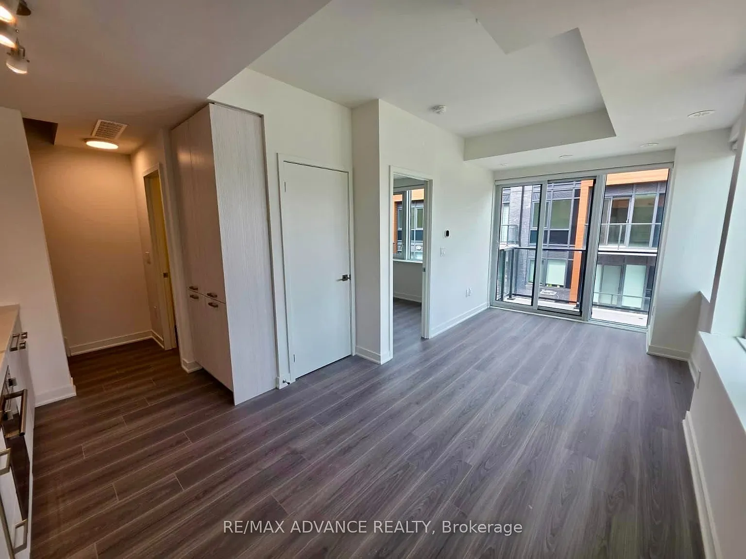 3 bed, $3,000 — Photo 4