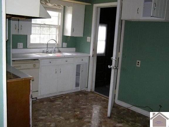 2nd image of 202 Skylark Dr