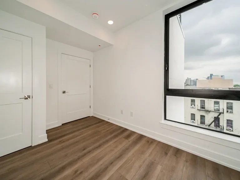 32 Jones St #503 — Photo 29