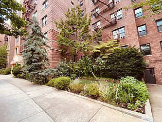 Rented by Silverstein Collection LLC 