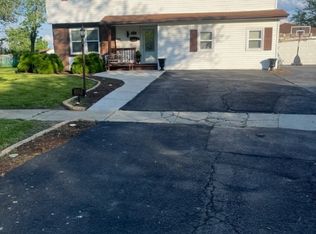 1053 Samson Dr, University Park, IL 60484