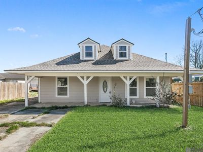 842 N 12th St, Port Allen, LA, 70767