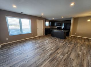3910 24th St SE, Mandan, ND 58554