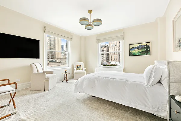 Sold by Compass | media 2