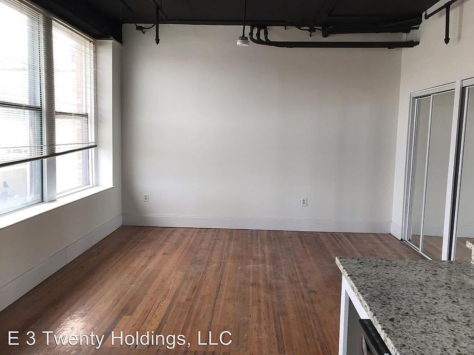 2nd image of 114 Washington St SE APT 403