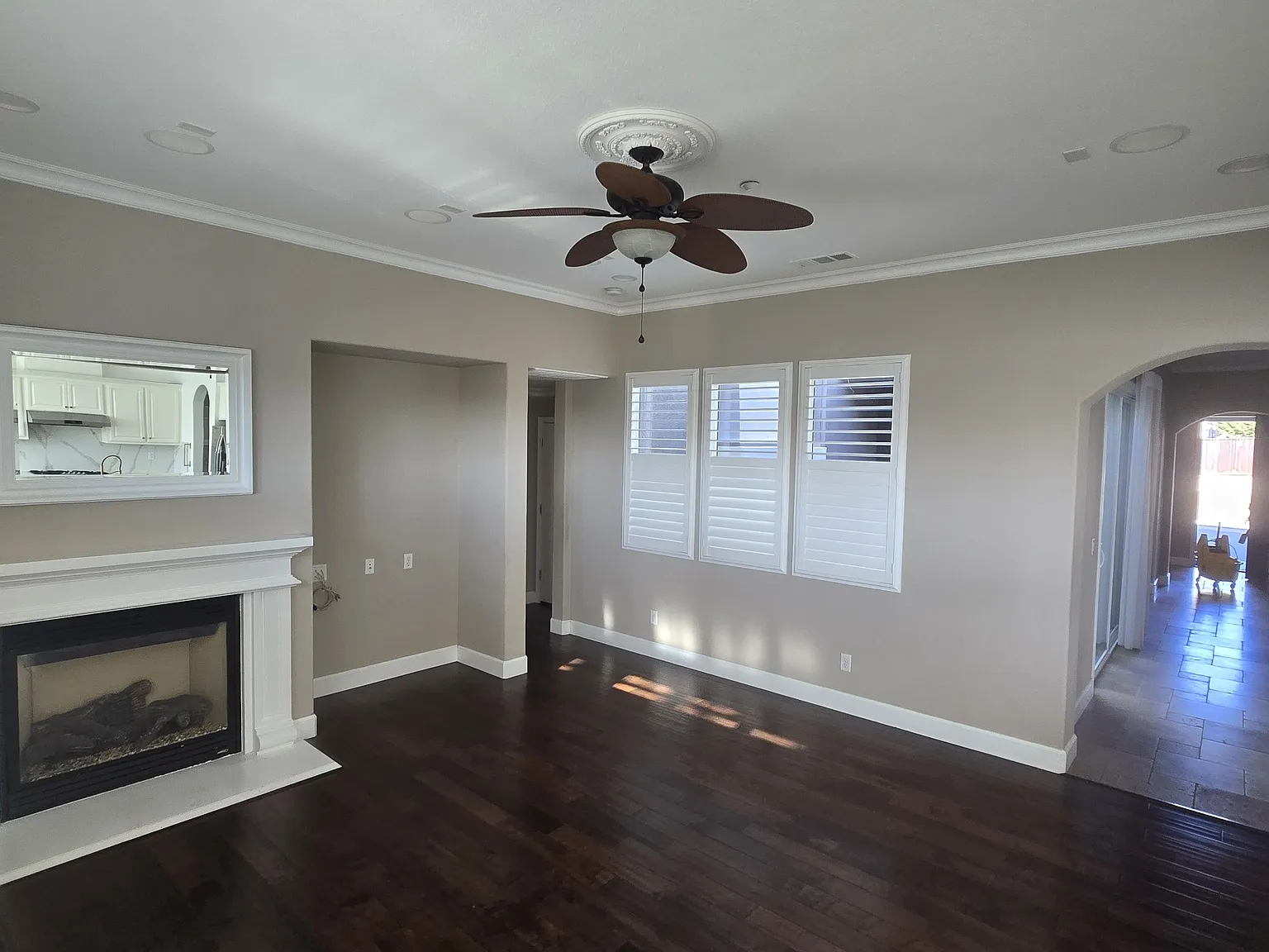6 bed, 4500 sqft, $5,500 — Photo 4