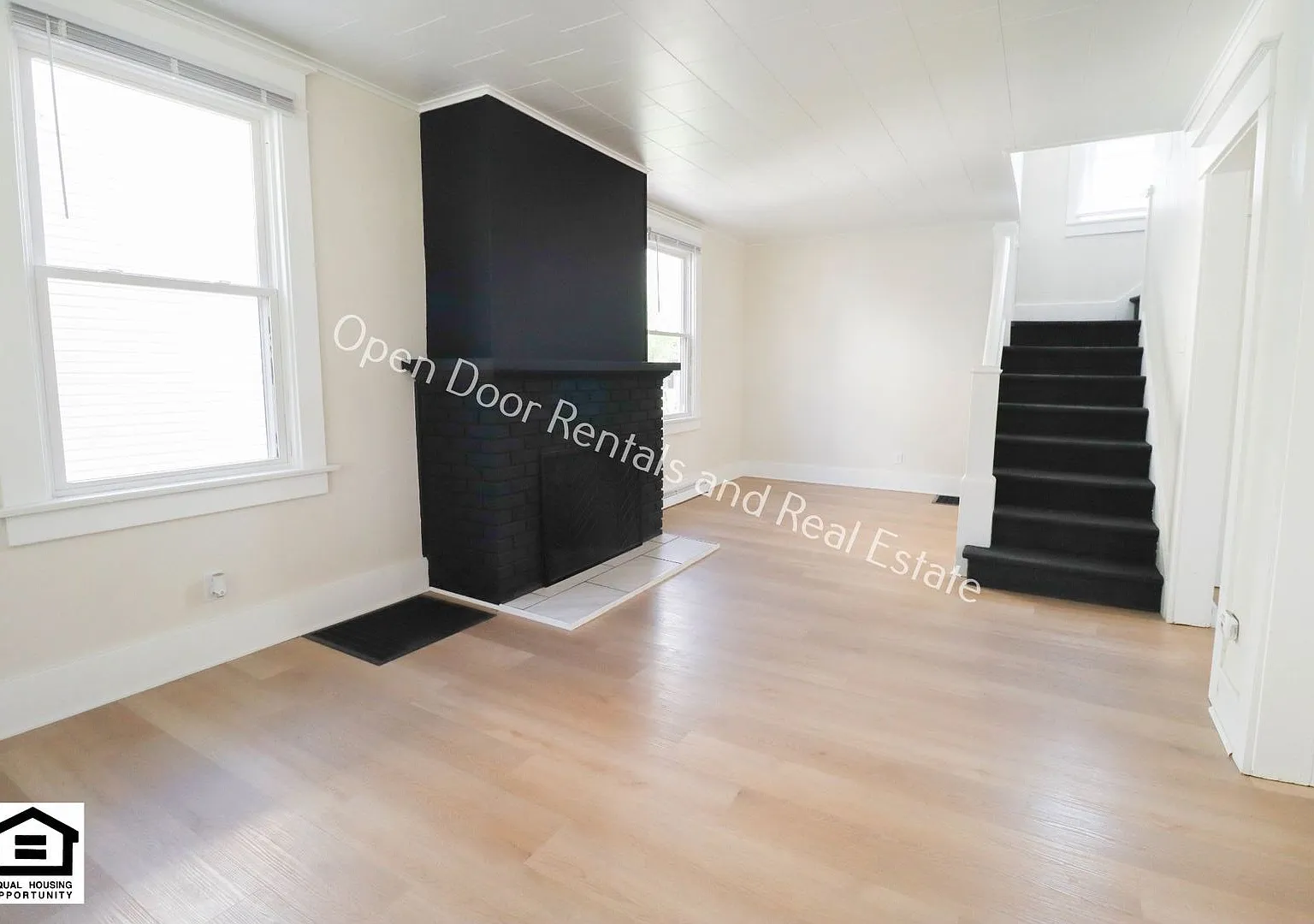 Coming soon! 3 bedroom home — Photo 3