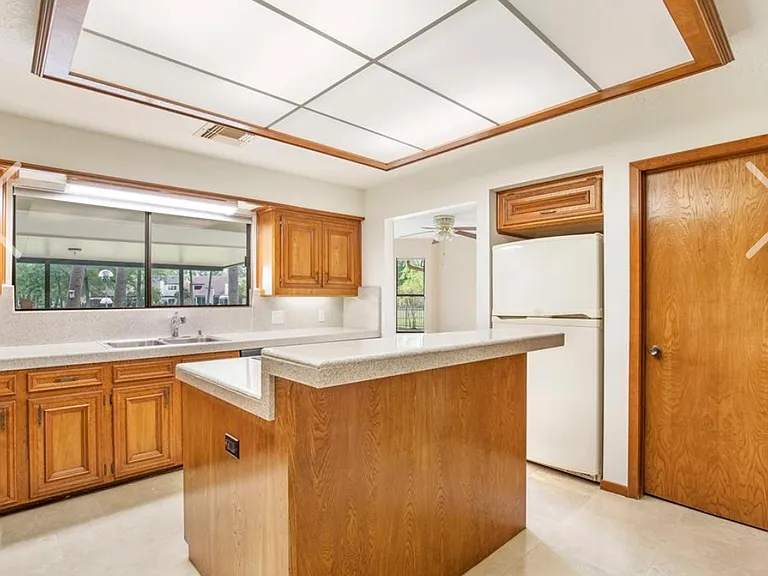 16040 Dunes Dr — Photo 13