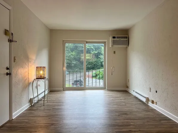 182 Swanson Rd Unit 323, Boxboro, MA 01719