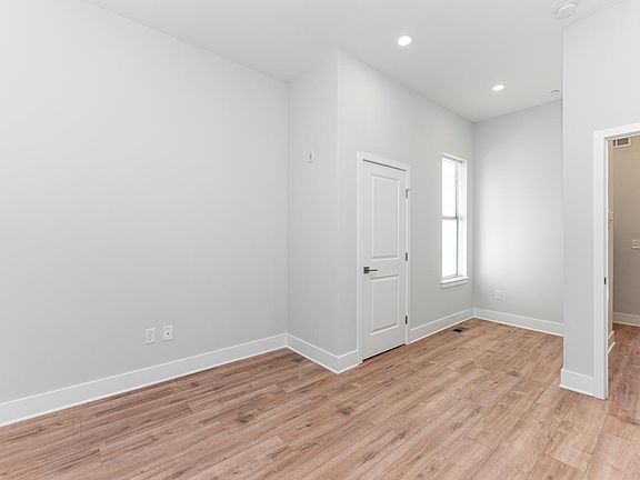 5th image of 2933 Salmon St Floor 1