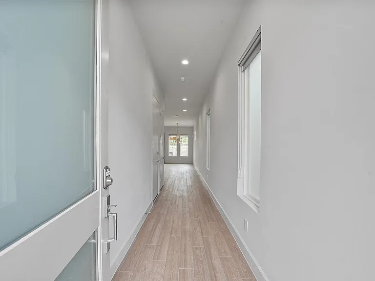 6809 Rocinante Ln — Photo 3