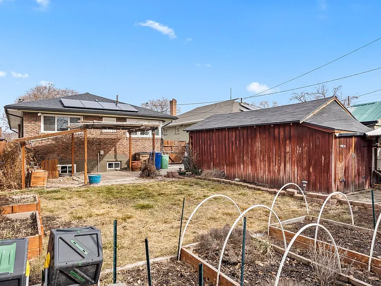 668 E Bryan Ave — Photo 20