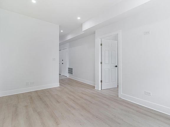 5th image of 1916 W Wabansia Ave Unit 2