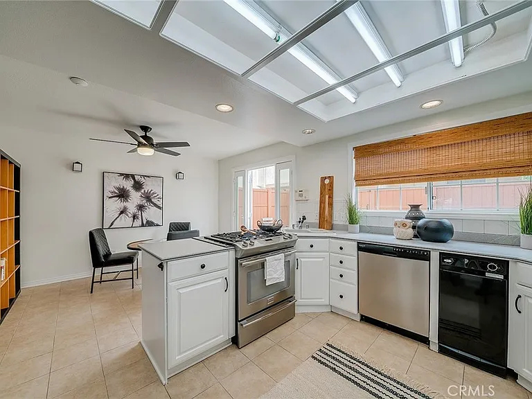 1710 Grant Ave #4 — Photo 6
