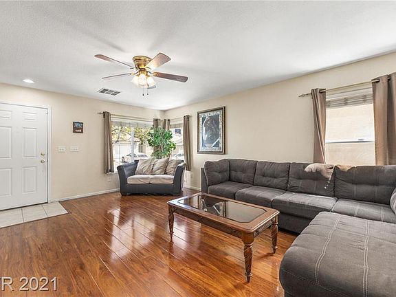 4th image of 1221 Orange Meadow St