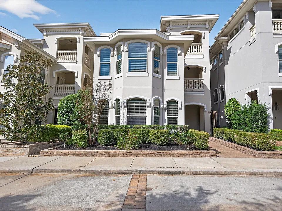 23 Olmstead Row