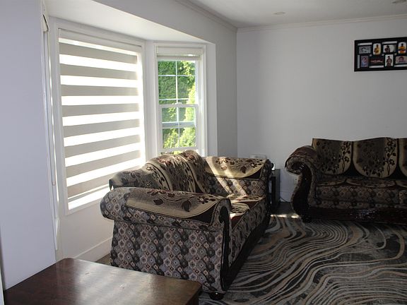 5th image of 3752 Harwood Cres