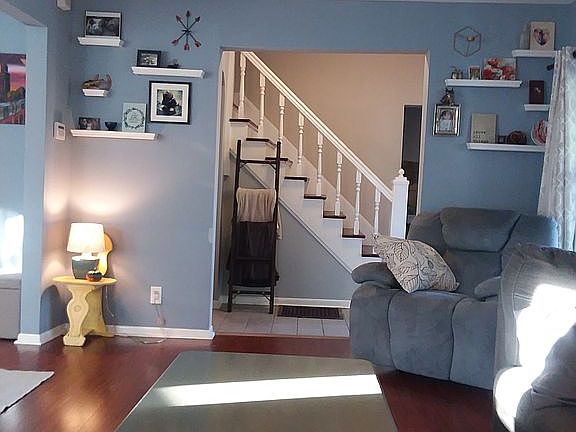5th image of 914 N 2nd Ave