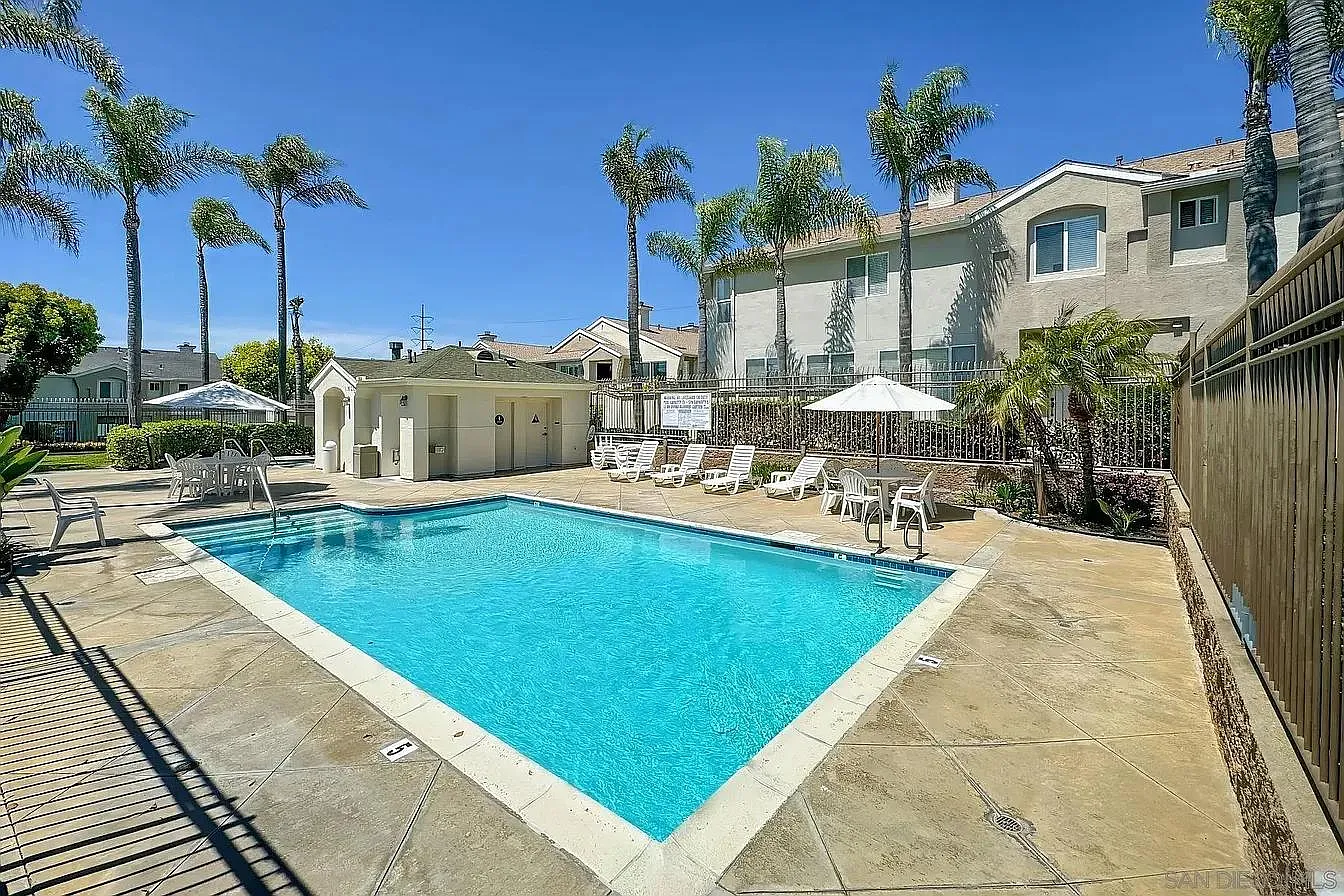 2 bed, 2.5 bath, 1116 sqft, $3,300 — Photo 3
