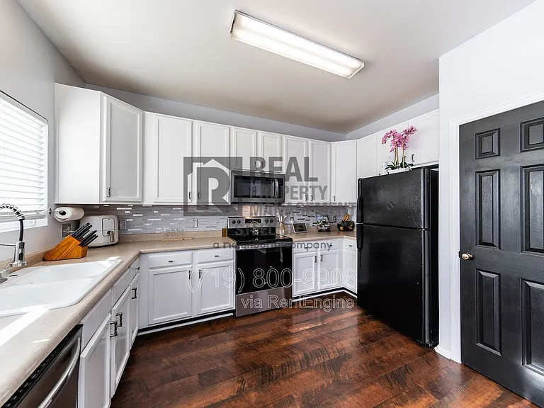 2214 Cowhand Pl — Photo 14