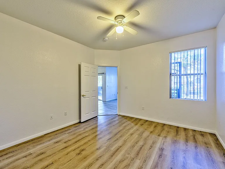 6955 N Durango Dr #1040 — Photo 7