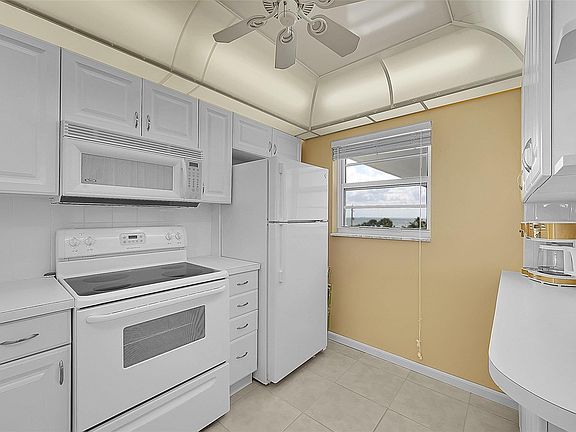 5th image of 4540 N Ocean Drive #406