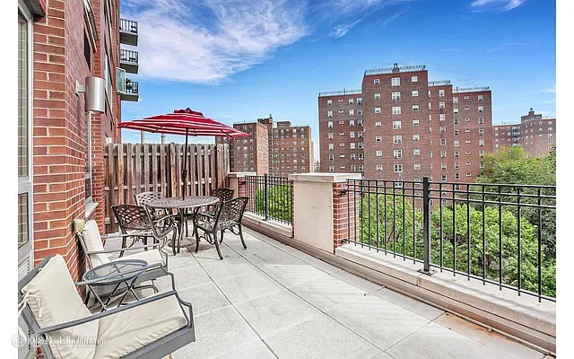 Rented by Douglas Elliman | media 31