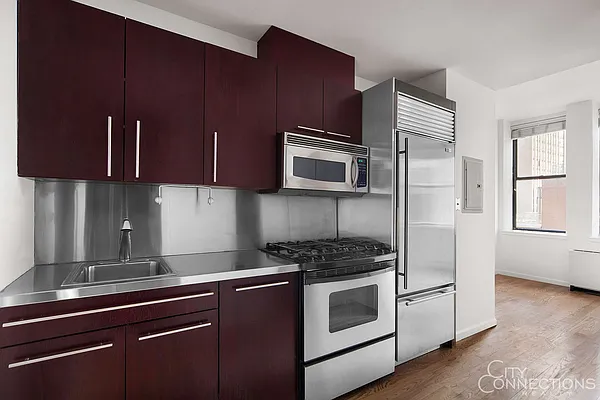 Rented by City Connections Realty | media 3