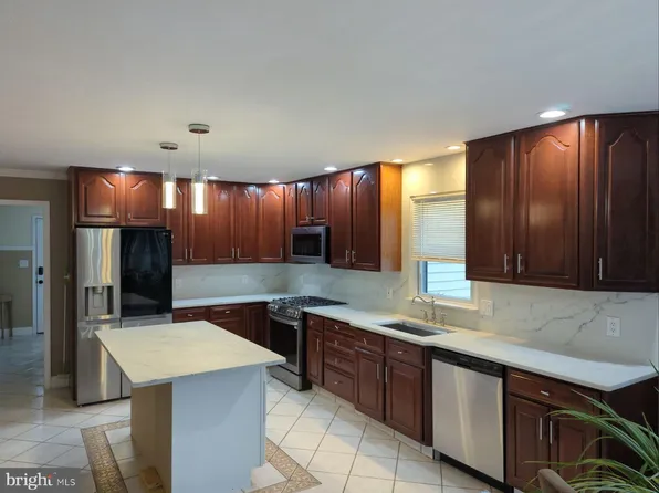20 Sweet Briar Ct, Mullica Hill, NJ 08062