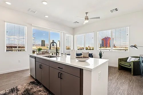 Lura Vegas Apartments Photo 1