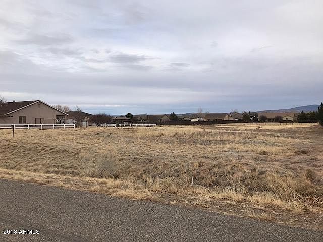 1st image of 547 Lauren Ln