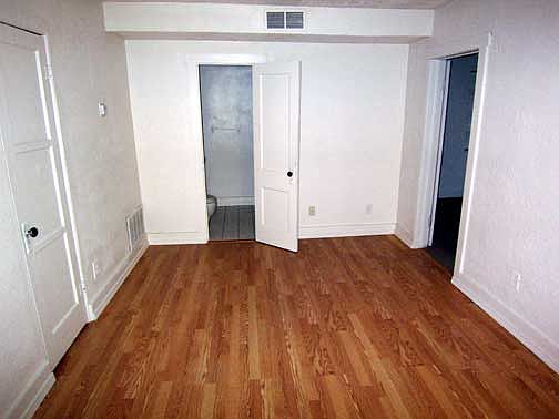 2nd image of 2120 1/2 Coal Ave SE