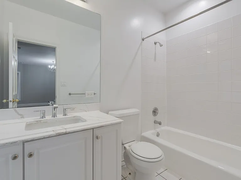 416 W Surf St #101 — Photo 14