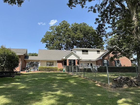 5th image of 1369 Lakehall Rd