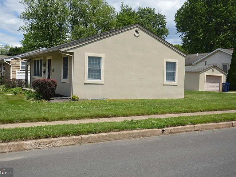 2140 Princeton Pike — Photo 2