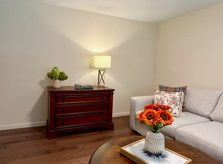 2 bed, 1470 sqft, $2,200 — Photo 4