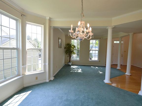 5th image of 18402 Crownsgate Cir