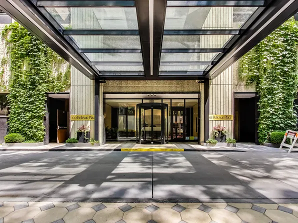 100 E Bellevue Pl APT 5F, Chicago, IL 60611