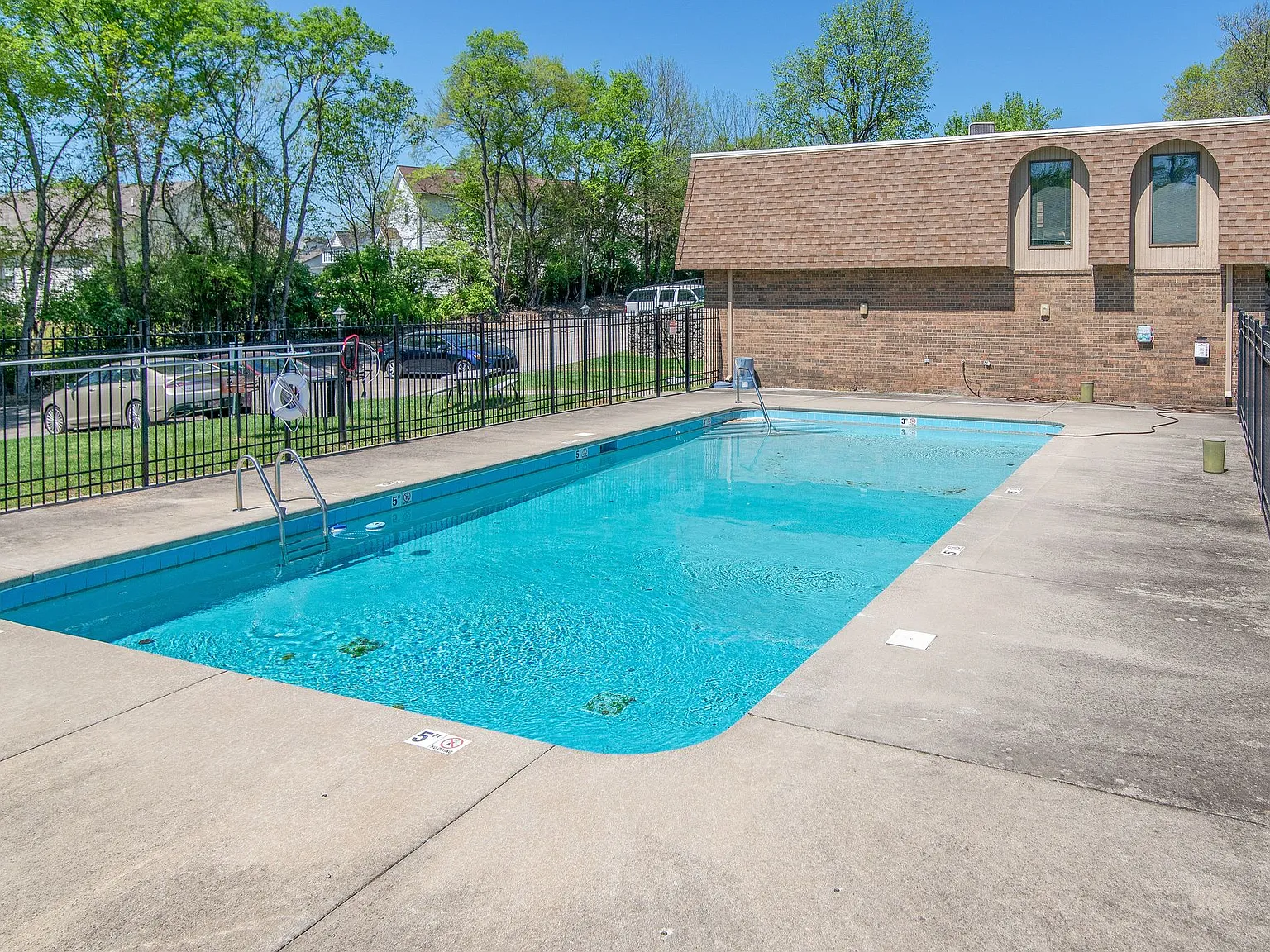 2 bed, 920 sqft, $1,799 — Photo 3