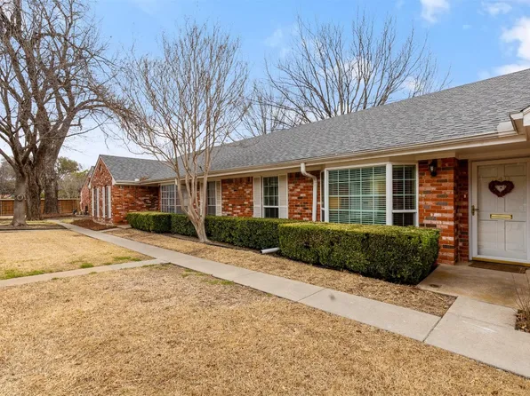 949 Roaring Springs Rd, Fort Worth, TX 76114