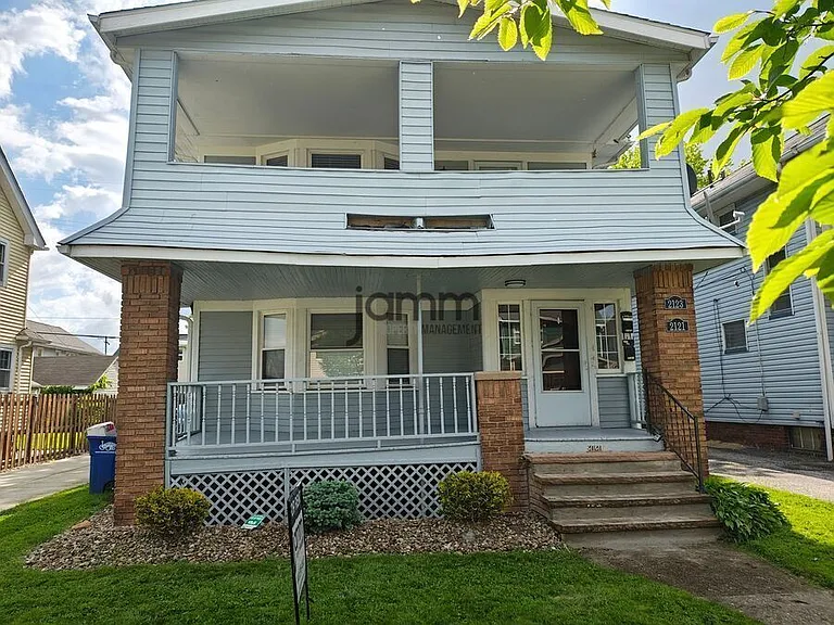 2121 Wyandotte Ave #2123 — Photo 1