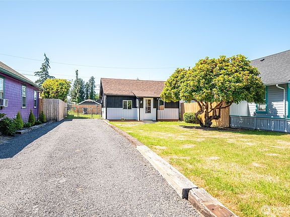 3rd image of 325 23rd Avenue