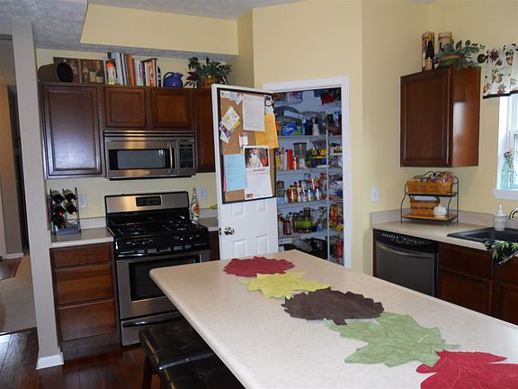 3rd image of 5436 Wilmington Cir