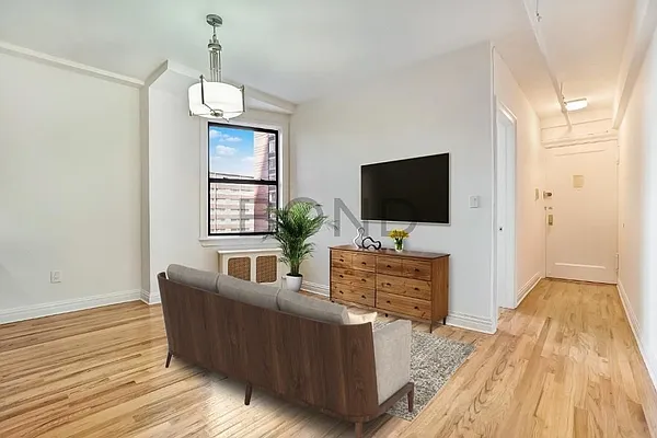 Rented by Bond New York | media 30