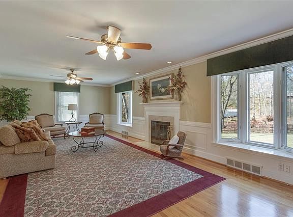 5th image of 8800 Paragon Cir