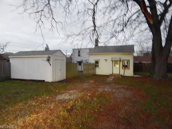 2nd image of 1220 W 25th Pl