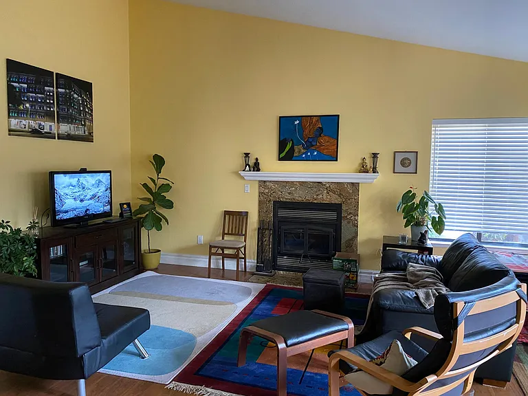 111 Julian Way — Photo 2
