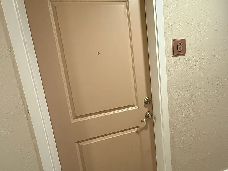 Arlington Apartments — Photo 4