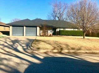 2208 Fox Ave, Moore, OK 73160